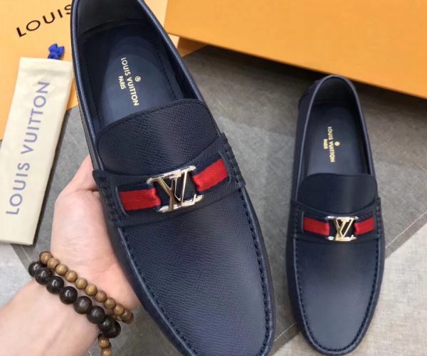 Giày lười Louis Vuitton like auth da taiga màu xanh tag đỏ GLLV93