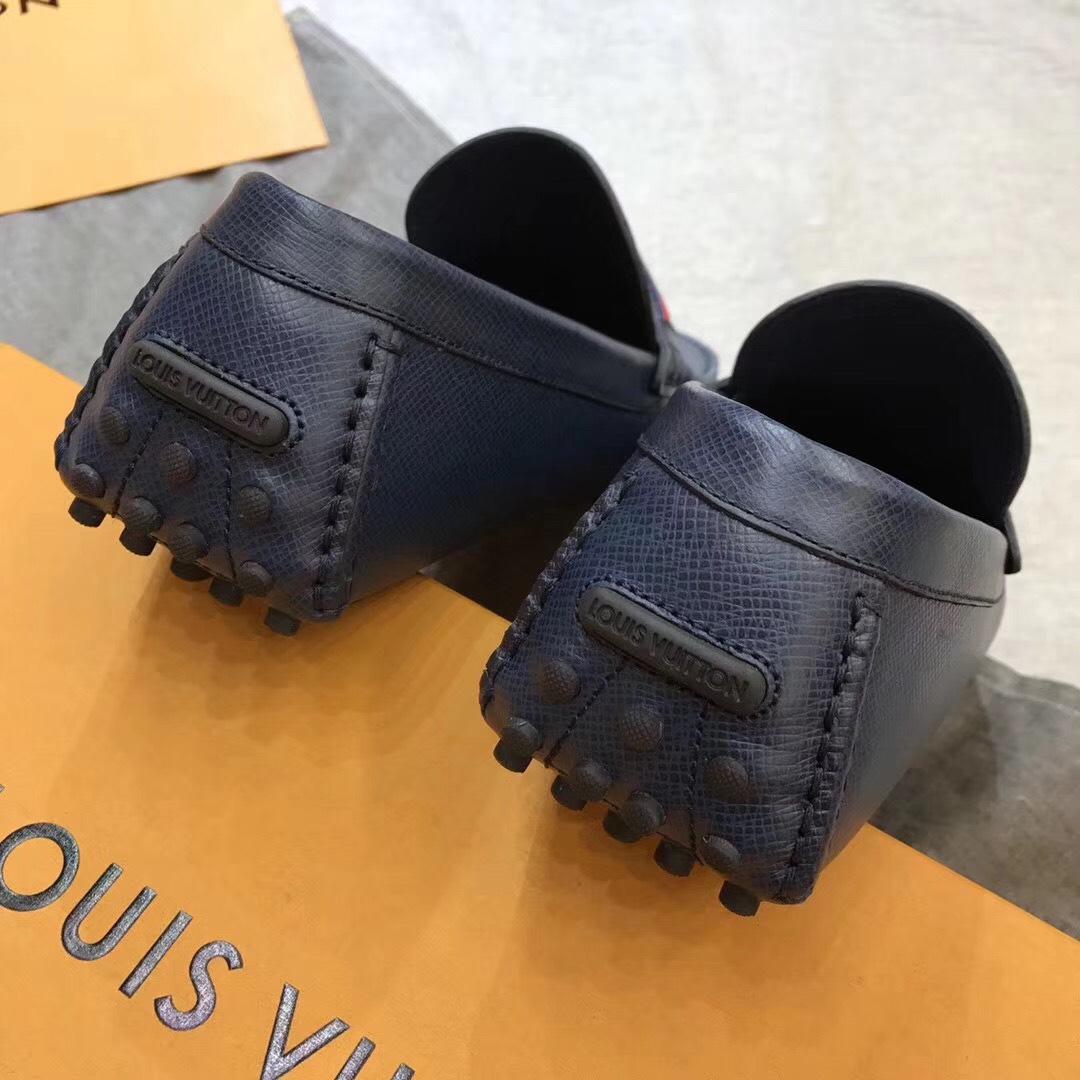 Giày lười Louis Vuitton like auth da taiga màu xanh tag đỏ GLLV93