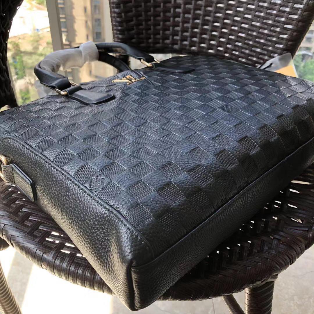 Túi xách nam Louis Vuitton siêu cấp da dập họa tiết kẻ ô TXLV16