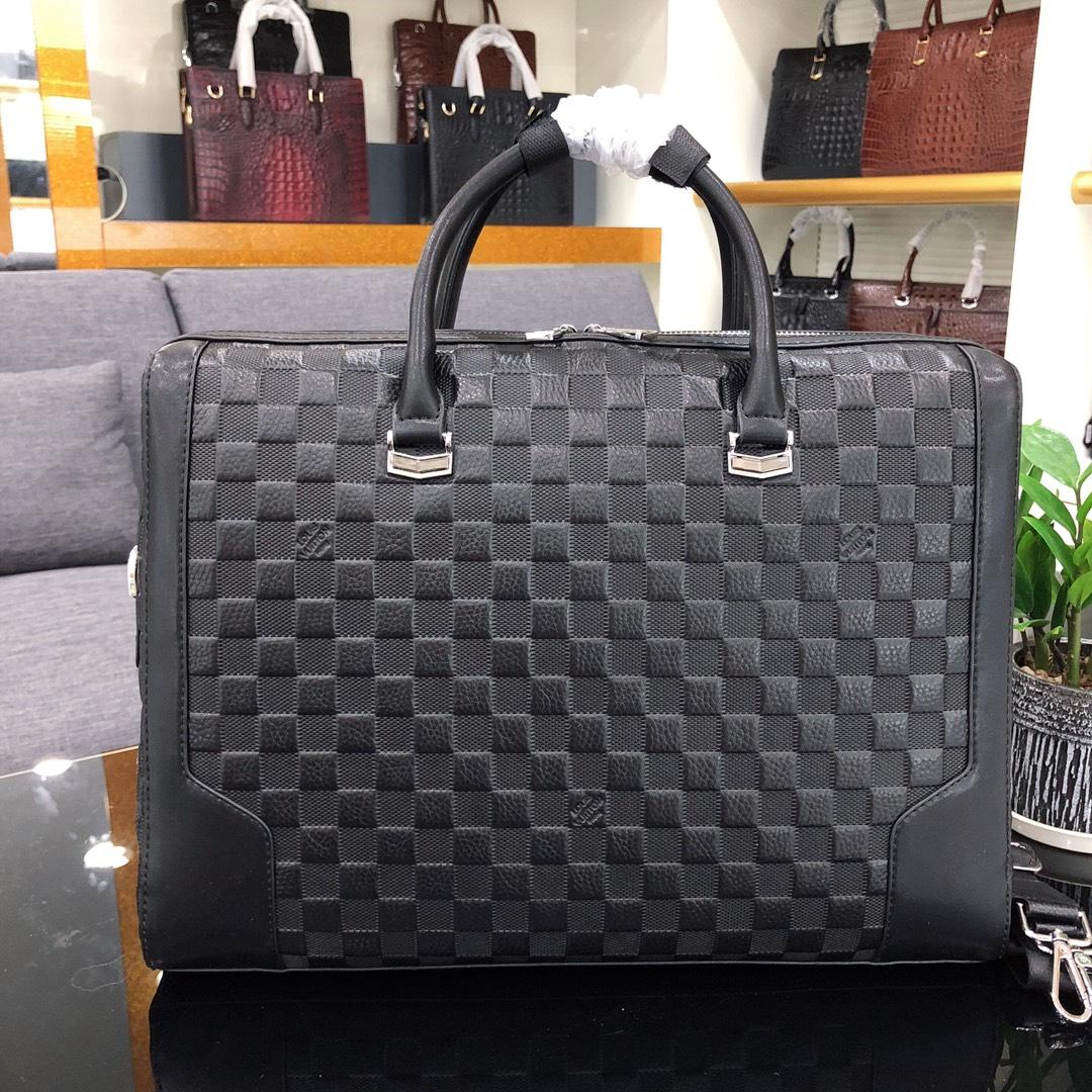 Túi xách nam Louis Vuitton họa tiết dập ô vuông TXLV13