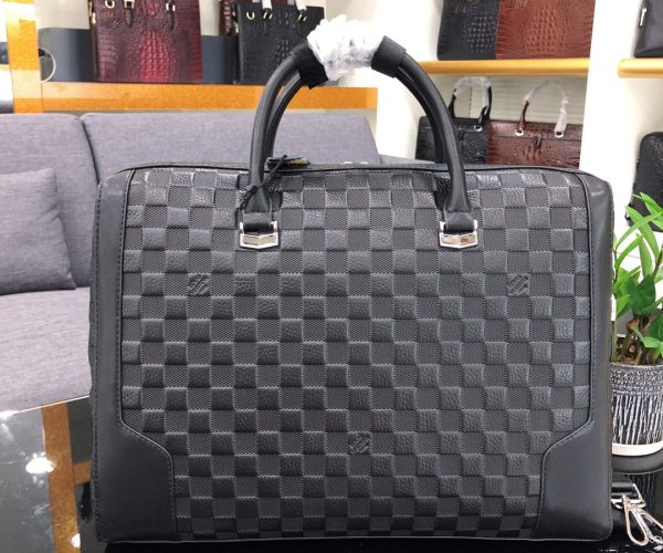 Túi xách nam Louis Vuitton họa tiết dập ô vuông TXLV13