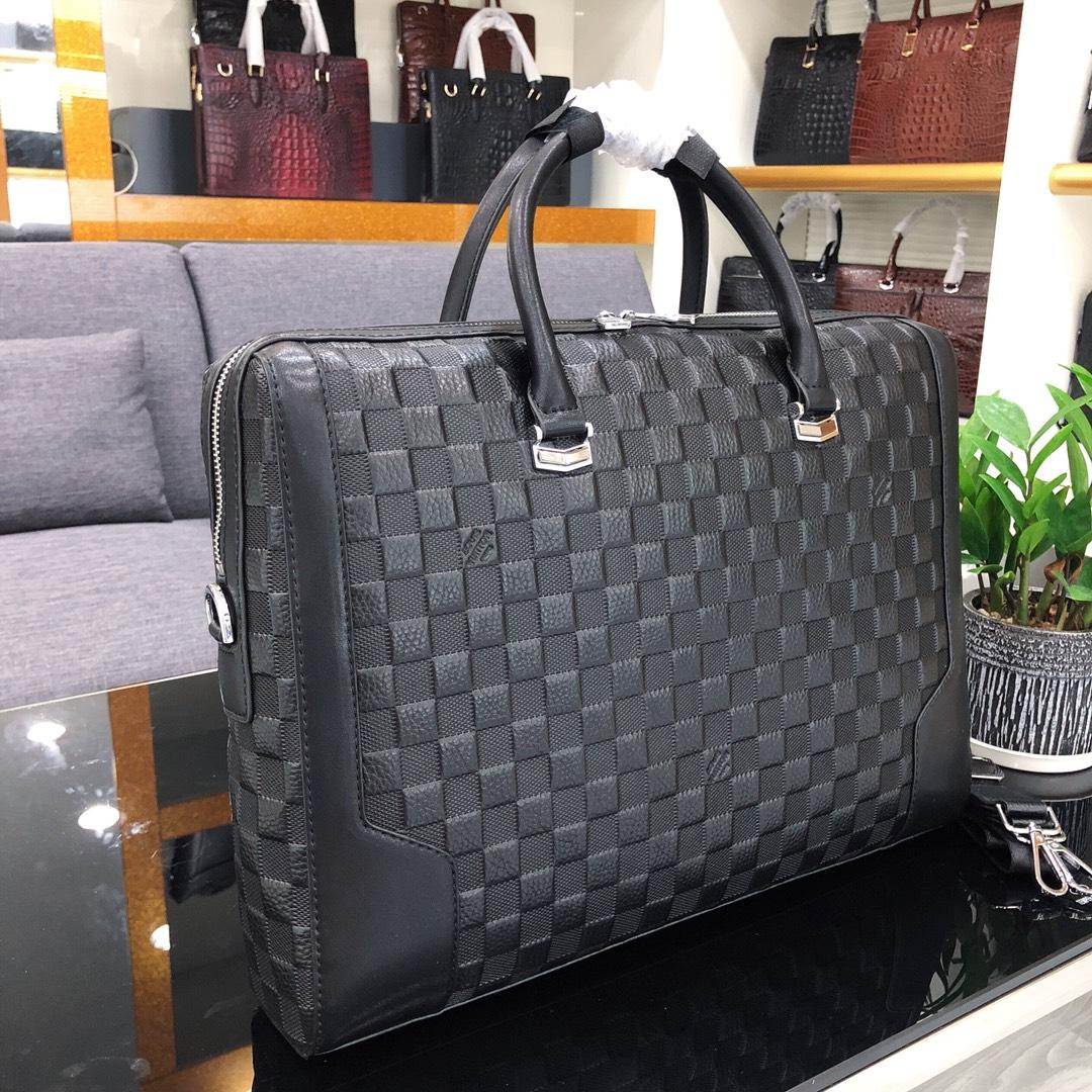 Túi xách nam Louis Vuitton họa tiết dập ô vuông TXLV13