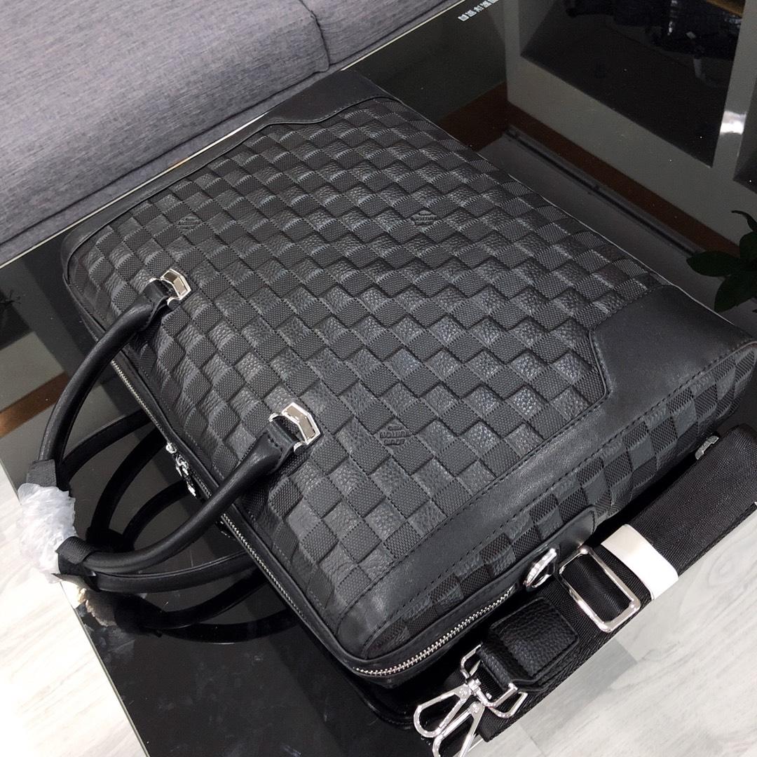 Túi xách nam Louis Vuitton họa tiết dập ô vuông TXLV13