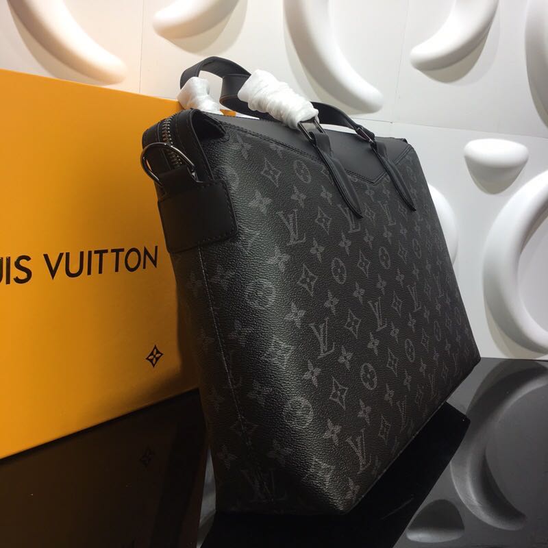 Túi xách nam Louis Vuitton họa tiết hoa đen TXLV18