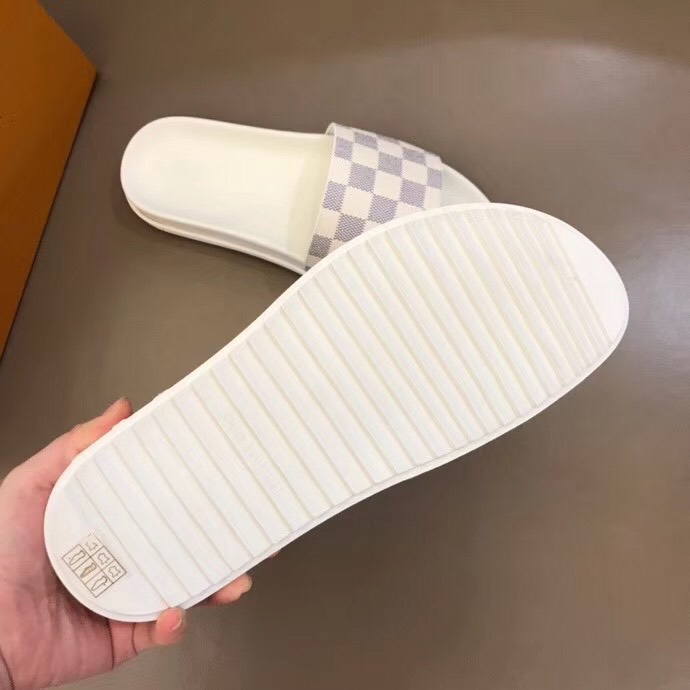 Dép Louis Vuitton siêu cấp nam đế trắng quai caro DLV16