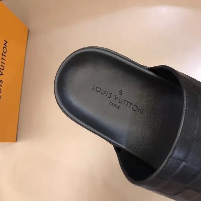 Dép Louis Vuitton siêu cấp nam màu đen hai quai DLV09