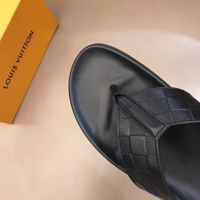 Dép Louis Vuitton siêu cáp nam màu đen kẹp ngón DLV13