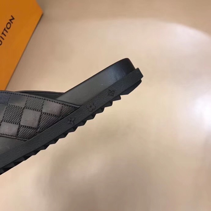 Dép Louis Vuitton siêu cáp nam màu đen kẹp ngón DLV13