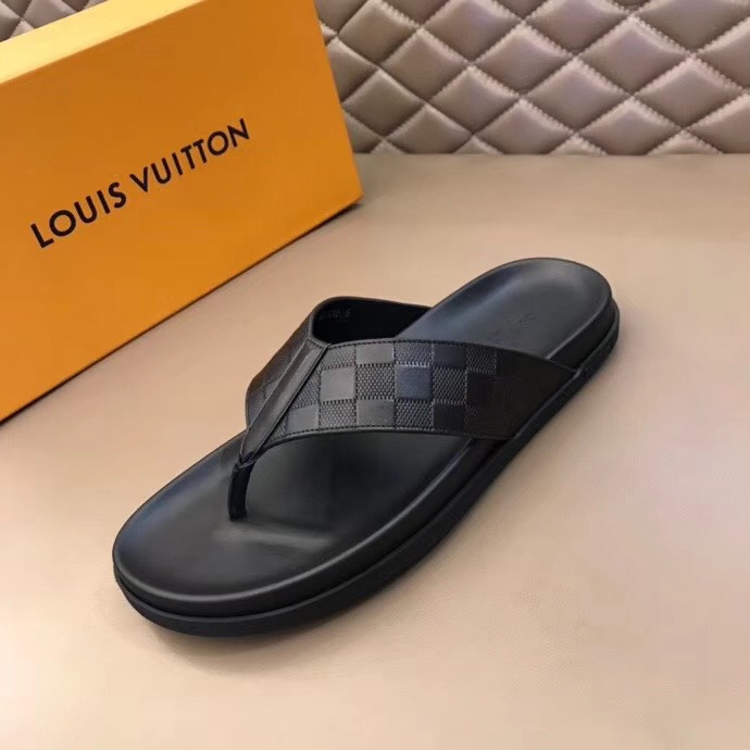 Dép Louis Vuitton siêu cáp nam màu đen kẹp ngón DLV13