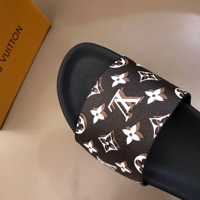 Dép Louis Vuitton siêu cấp nam màu đen quai nâu họa tiết hoa trắng DLV05