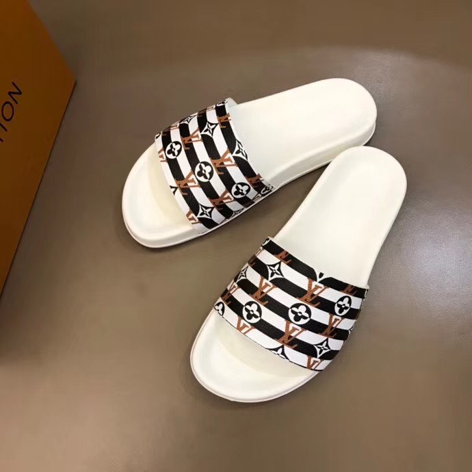 Dép Louis Vuitton siêu cấp nam màu trắng quai họa tiết kẻ ngang logo xen kẽ DLV04