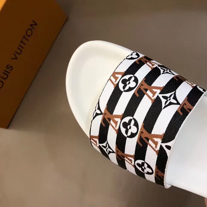 Dép Louis Vuitton siêu cấp nam màu trắng quai họa tiết kẻ ngang logo xen kẽ DLV04