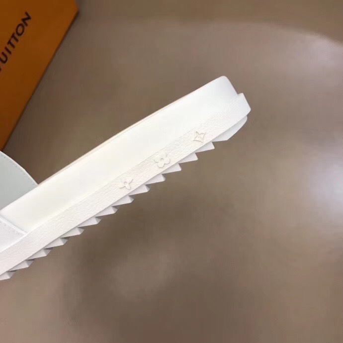 Dép Louis Vuitton siêu cấp nam màu trắng quai ngang DLV14