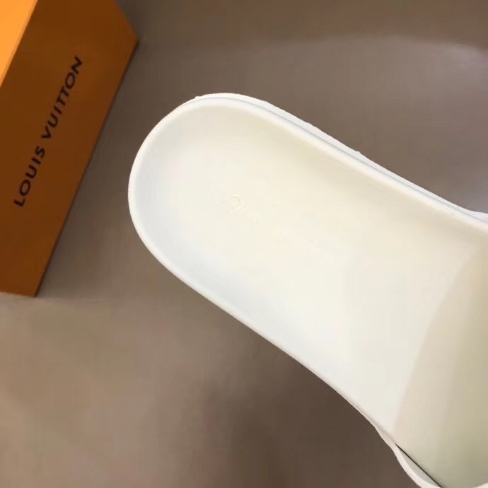 Dép Louis Vuitton siêu cấp nam màu trắng quai ngang DLV14