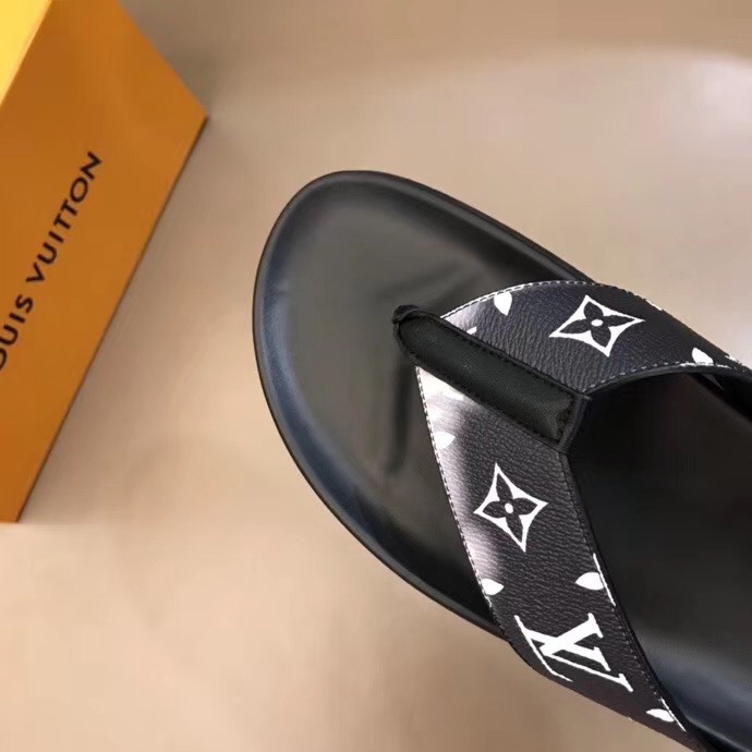 Dép Louis Vuitton siêu cấp nam xỏ ngón họa tiết loang trắng DLV22