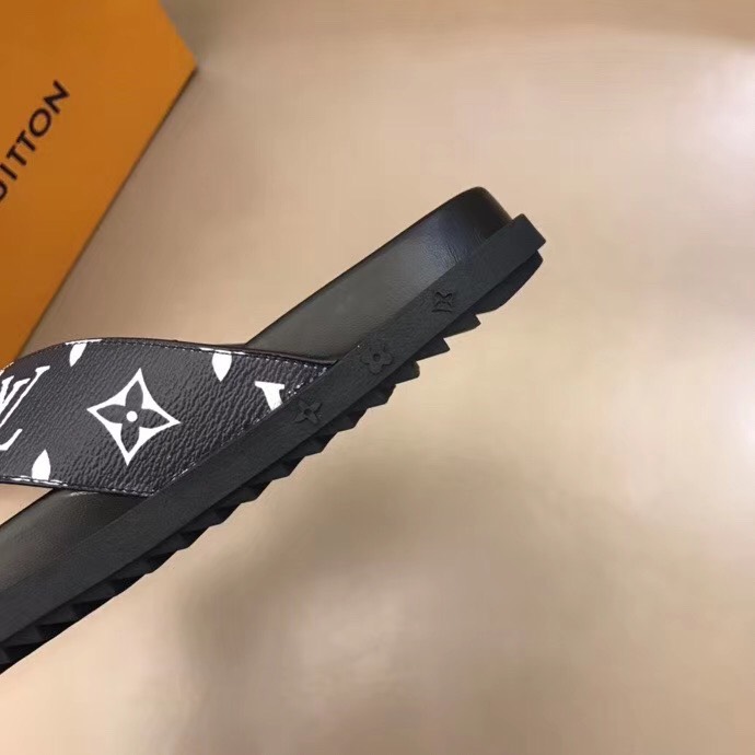 Dép Louis Vuitton siêu cấp nam xỏ ngón họa tiết loang trắng DLV22