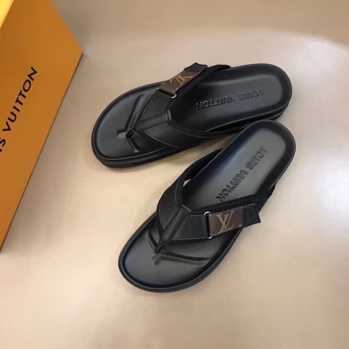 Dép Louis Vuitton siêu cấp nam xỏ ngón quai họa tiết caro DLV06