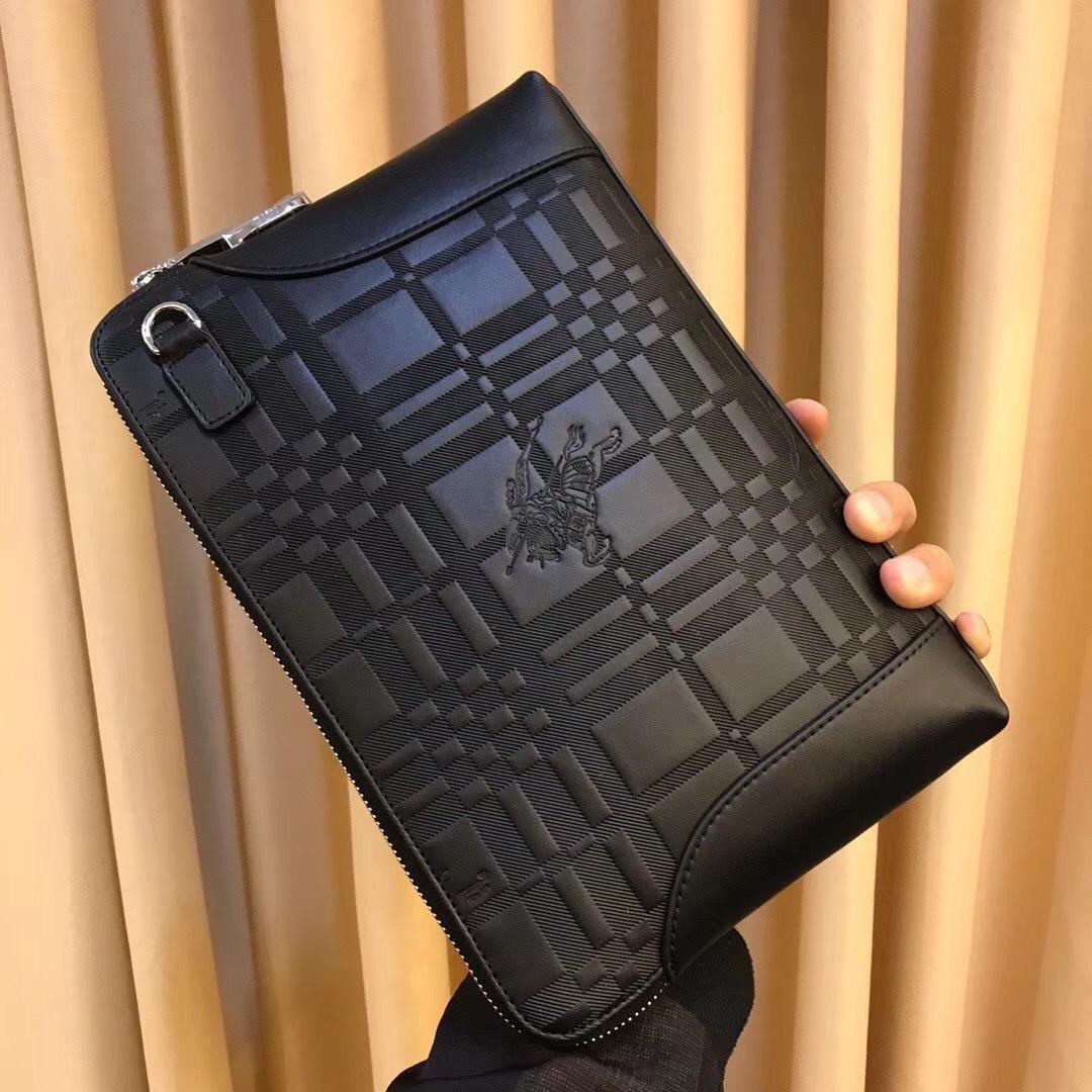 Ví nam Burberry siêu cấp cầm tay họa tiết logo màu đen VNB24