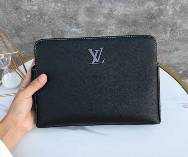 Ví nam Louis Vuitton siêu cấp cầm tay họa tiết da nhăn màu đen VNLV65