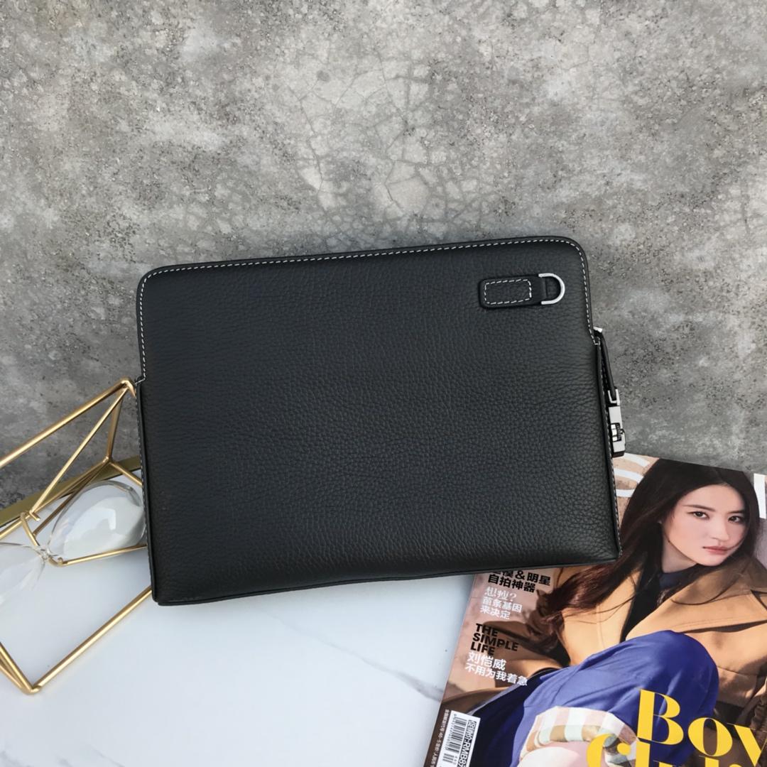 Ví nam Louis Vuitton siêu cấp cầm tay họa tiết da nhăn màu đen VNLV65