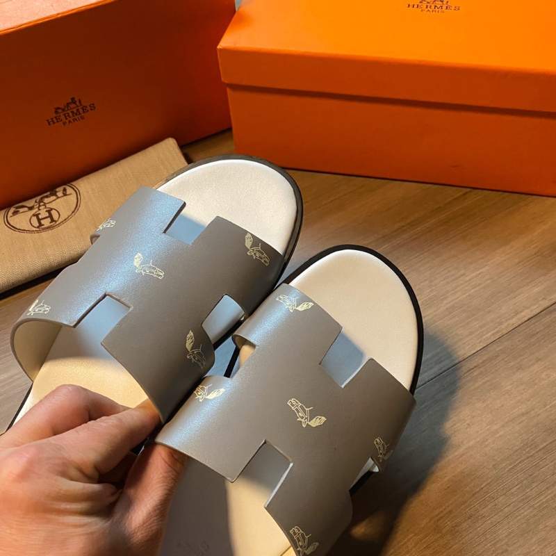 Dép Hermes nam bản siêu cấp họa tiết ngựa màu ghi DNH19