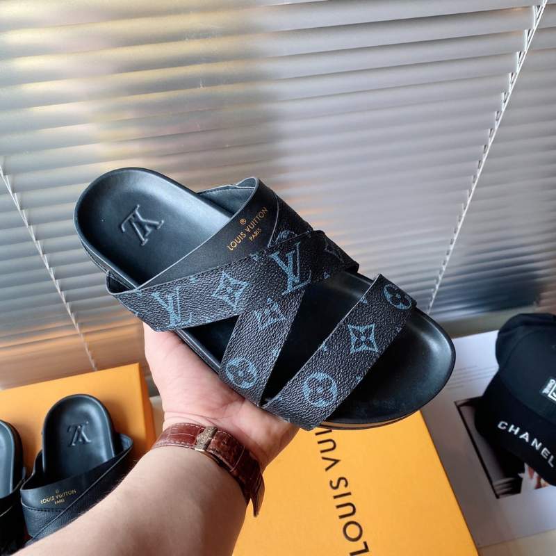 Dép Louis Vuitton nam siêu cấp họa tiết hoa đen quai chéo ngang DLV28