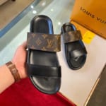 Dép Louis Vuitton nam siêu cấp họa tiết hoa nâu hai quai DLV32