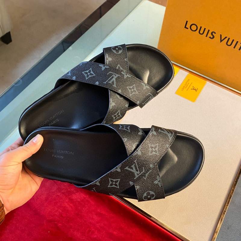 Dép Louis Vuitton nam họa tiết hoa quai chéo màu đen DLV26