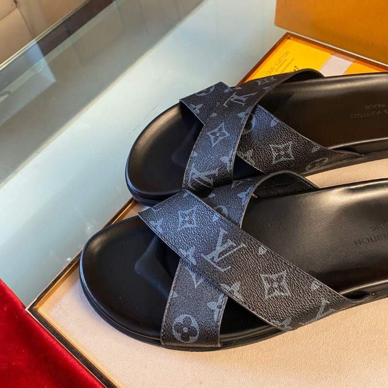 Dép Louis Vuitton nam họa tiết hoa quai chéo màu đen DLV26
