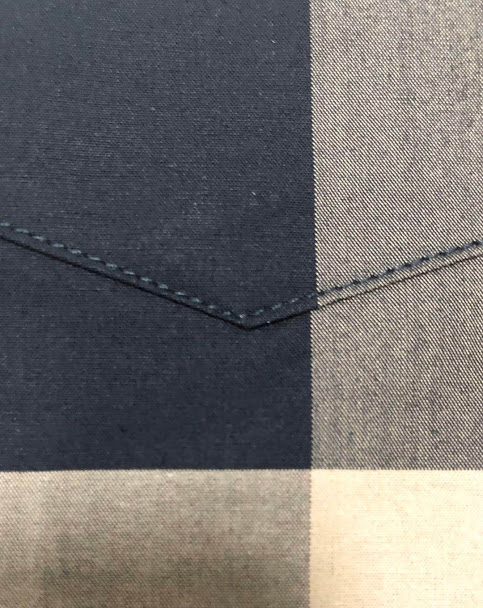 Áo Burberry nam like au họa tiết kẻ đen AOB03