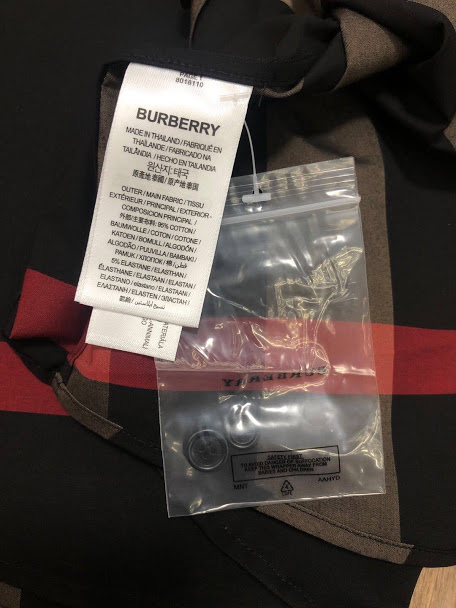 Áo Burberry nam like au họa tiết kẻ đen AOB03