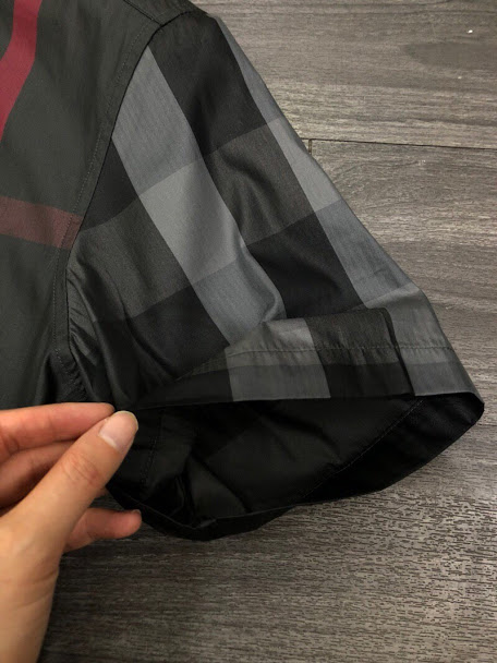 Áo Burberry nam likeau họa tiết kẻ đen ghi ngắn tay AOB04