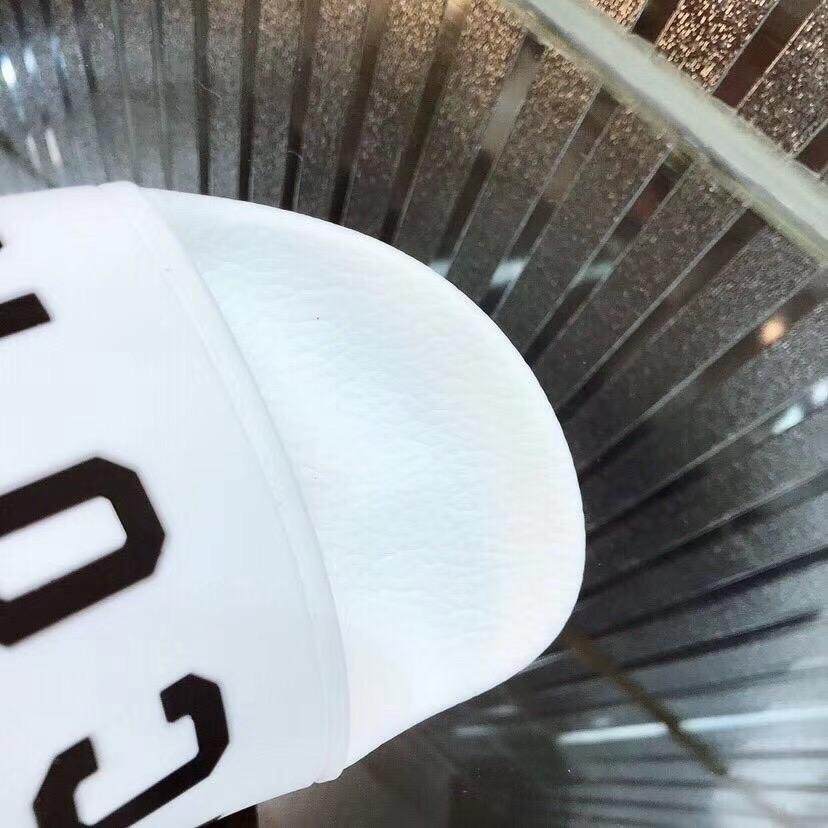 Dép Dsquared2 nam siêu cấp họa tiết icon màu trắng DDSQ04