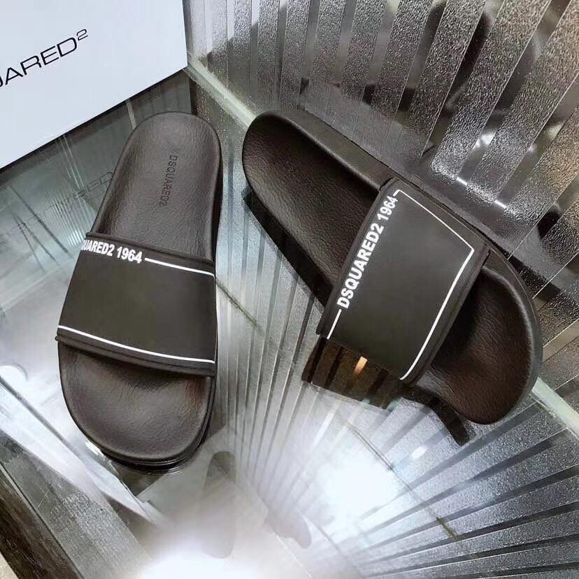 Dép Dsquared2 nam siêu cấp họa tiết viền kẻ trắng màu đen DDSQ05