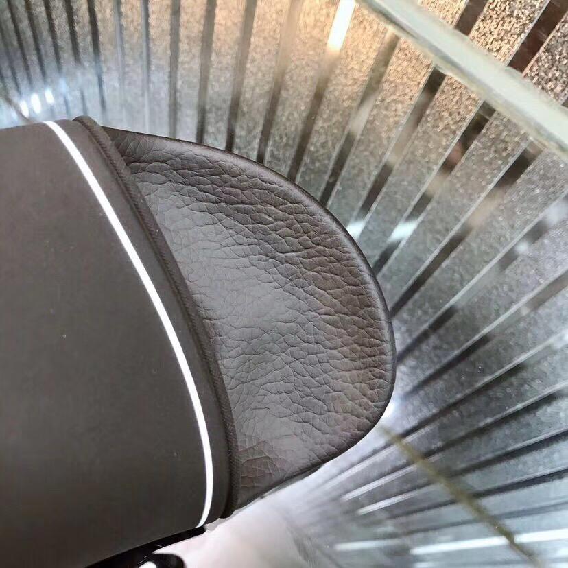 Dép Dsquared2 nam siêu cấp họa tiết viền kẻ trắng màu đen DDSQ05