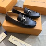 Giày lười Louis Vuitton like auth họa tiết da lỳ GLLV105