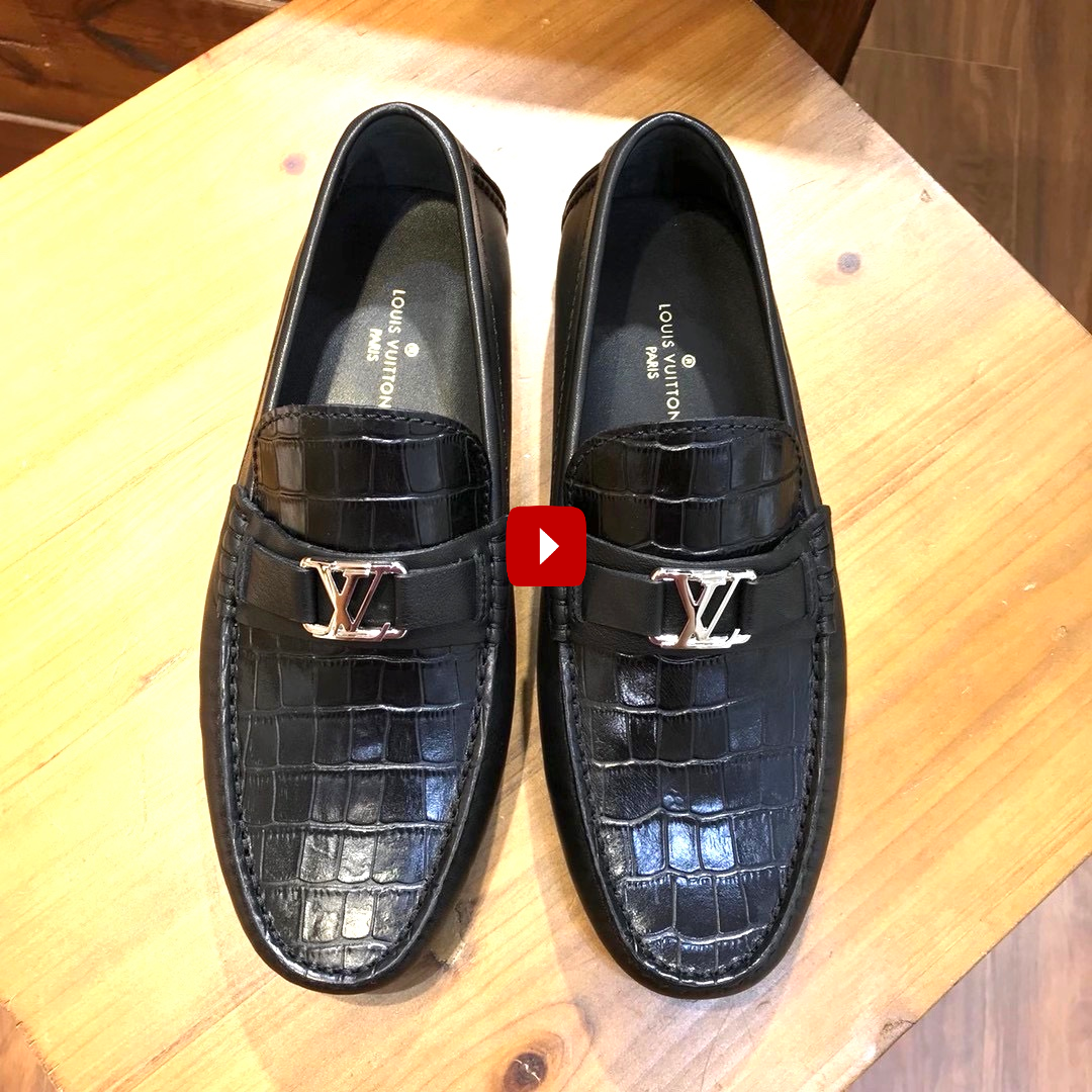 Giày lười Louis Vuitton da sần màu đen GLLV29