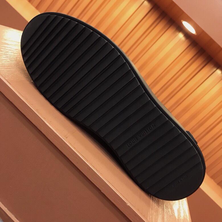 Giày nam Louis Vuitton siêu cấp hoạ tiết logo màu đen GNLV68