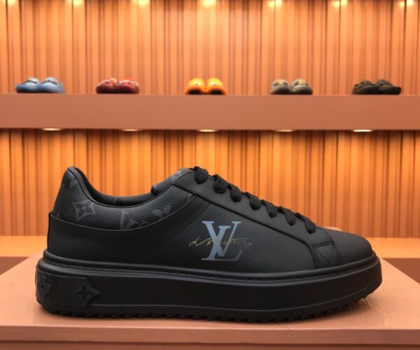 Giày nam Louis Vuitton siêu cấp hoạ tiết logo màu đen GNLV68