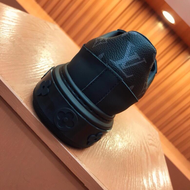 Giày nam Louis Vuitton siêu cấp hoạ tiết logo màu đen GNLV68