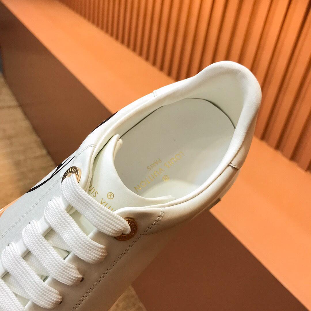 Giày nam Louis Vuitton siêu cấp hoạ tiết logo màu trắng viền kẻ vàng GNLV69