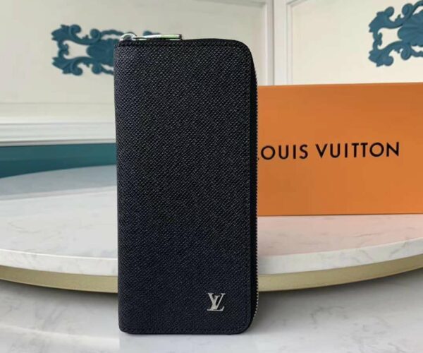 Ví nam Louis Vuitton like au khóa kéo taiga logo dập nổi VNLV77