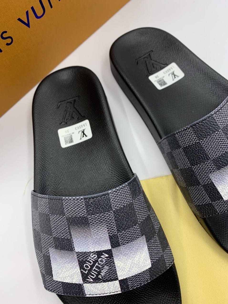 Dép Louis Vuitton siêu cấp nam quai ngang họa tiết caro đen trắng DLV36