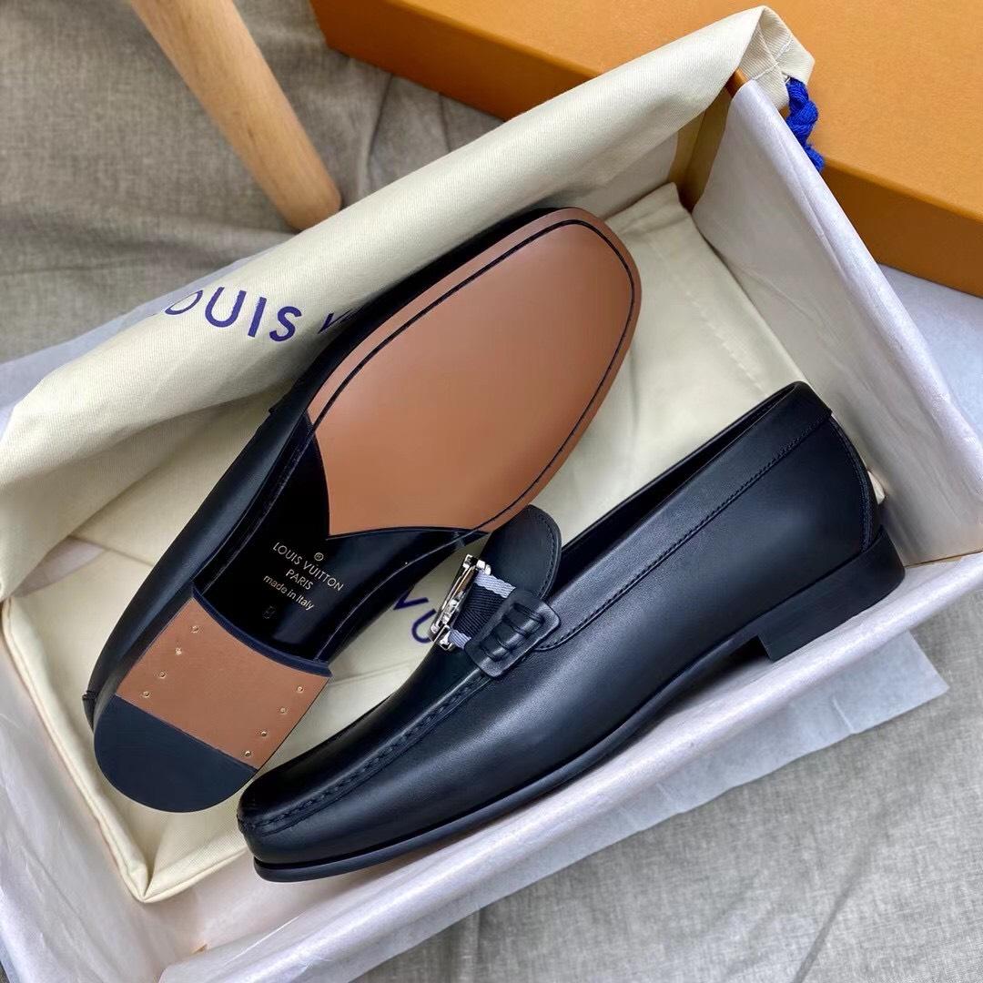 Giày lười Louis Vuitton đế cao like au da trơn tag vải GLLV125