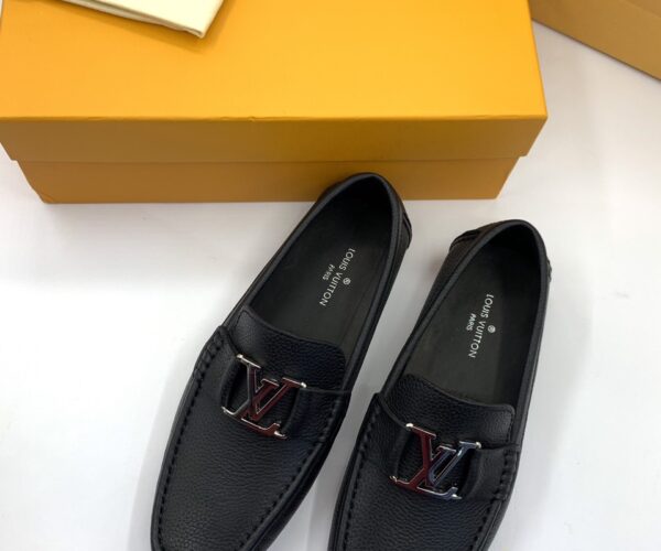 Giày lười Louis Vuitton siêu cấp họa tiết da nhăn mũi vuông màu đen GLLV124