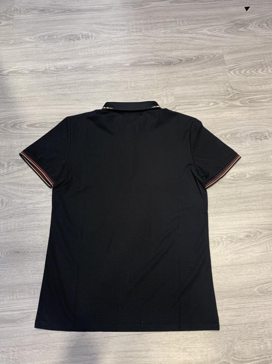 Áo phông Burberry siêu cấp hoạ tiết ngựa viền cổ logo APLV01