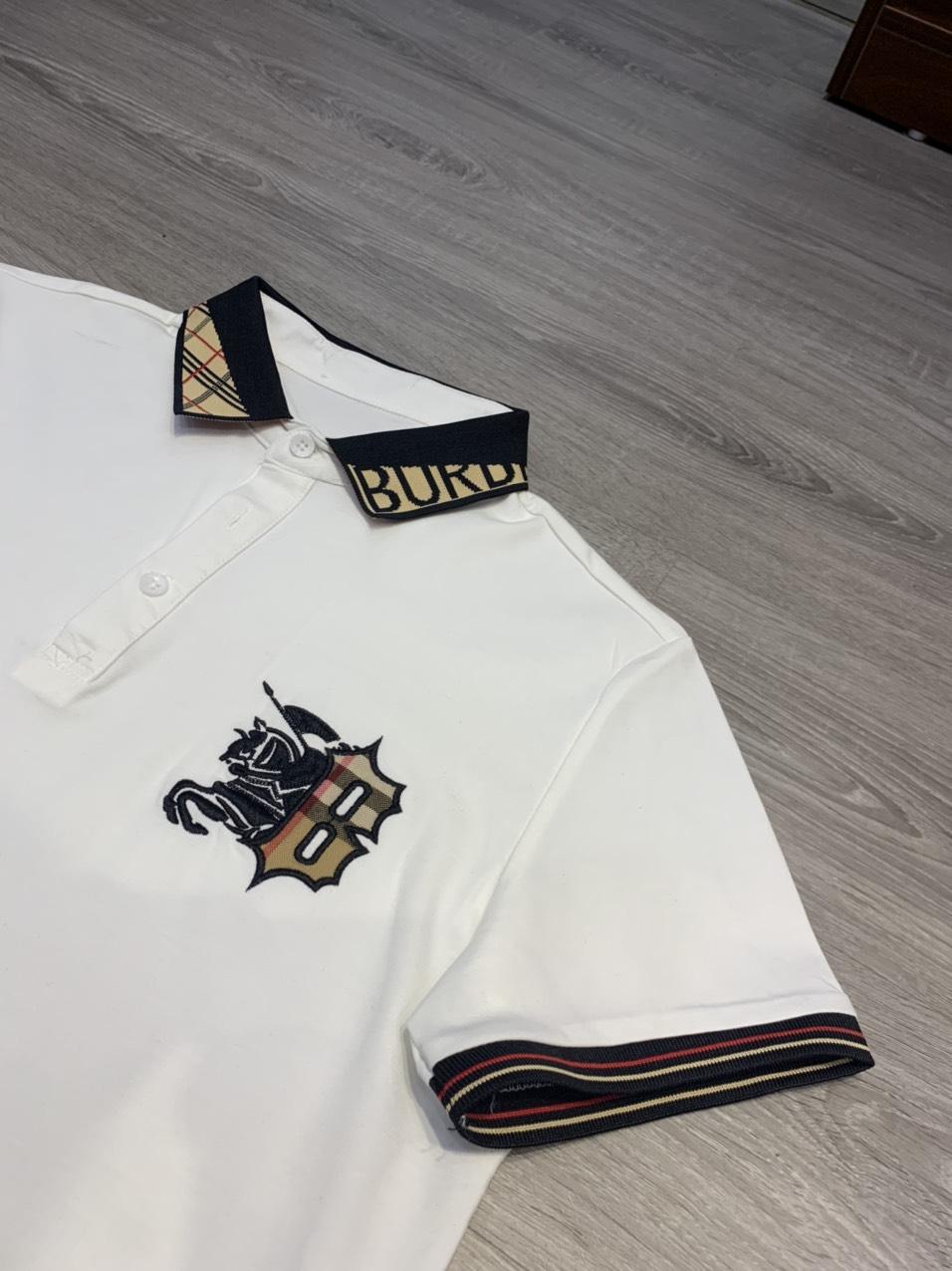 Áo phông Burberry siêu cấp hoạ tiết ngựa viền cổ logo APLV01