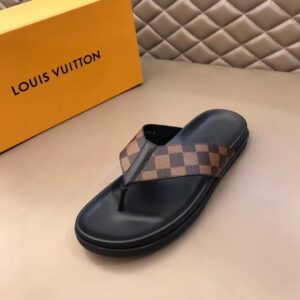 Dép nam Louis Vuitton siêu cấp kẹp ngón hoạ tiết caro nâu DLV39