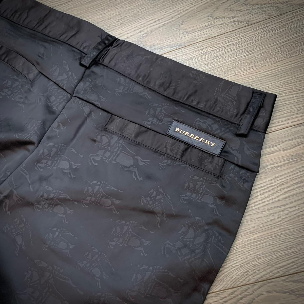 Quần short Burberry siêu cấp hoạ tiết logo QSB01