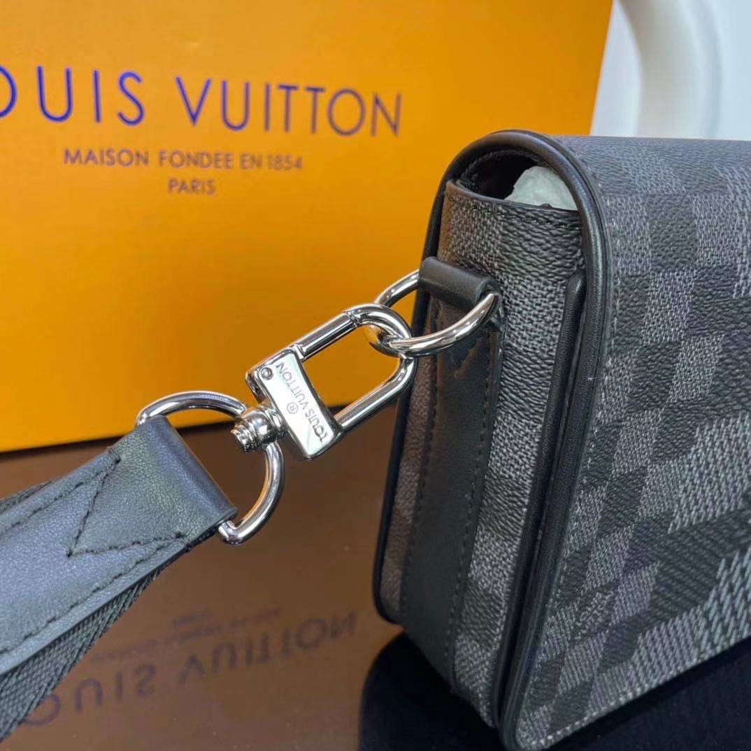 Túi đeo chéo Louis Vuitton like au hoạ tiết caro màu xám TDCLV16
